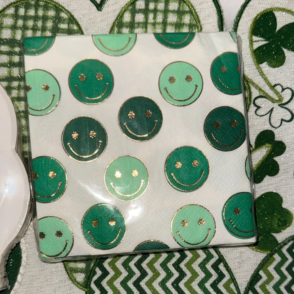 St Patricks Day set of 16 Plates and 24 Smiley Napkins